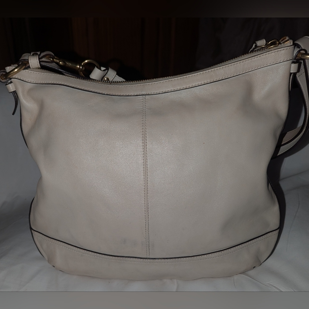 Coach Park Creamy White Shoulder Bag with Gold Accents.F19726 - Picture 2 of 13